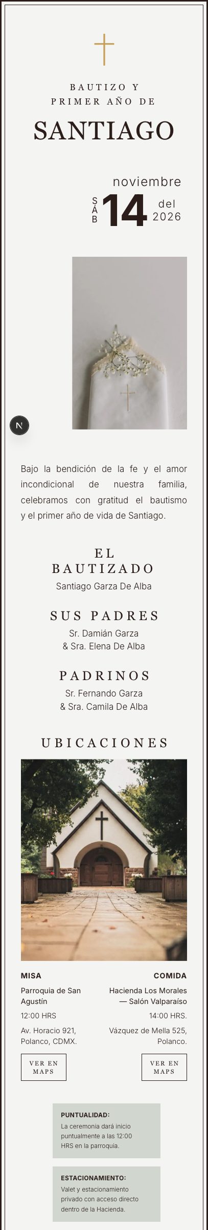 Invitación de bautizo sobre papel hueso, con cruz dorada y bloques de aviso en verde salvia
